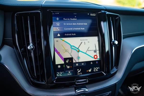  Volvo XC60 T8 AWD 390 Ch R-Design GEARTRONIC8