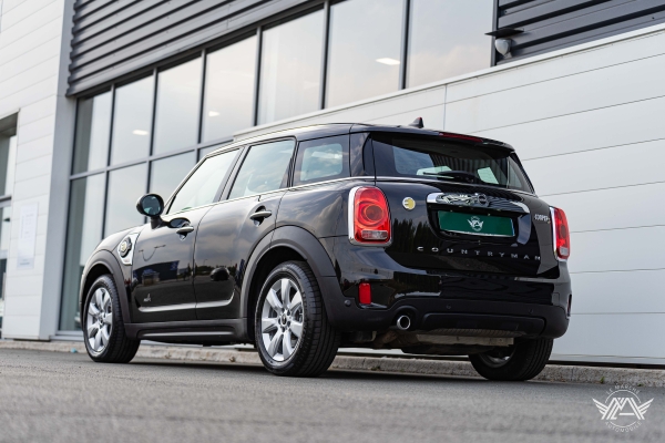 MINI COUNTRYMAN COOPER SE HYBRIDE 136 + 88 CH ALL4 BUSINESS DESIGN BVA6