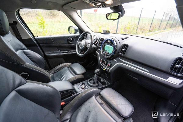 MINI COUNTRYMAN COOPER SE HYBRIDE 136 + 88 CH ALL4 BUSINESS DESIGN BVA6