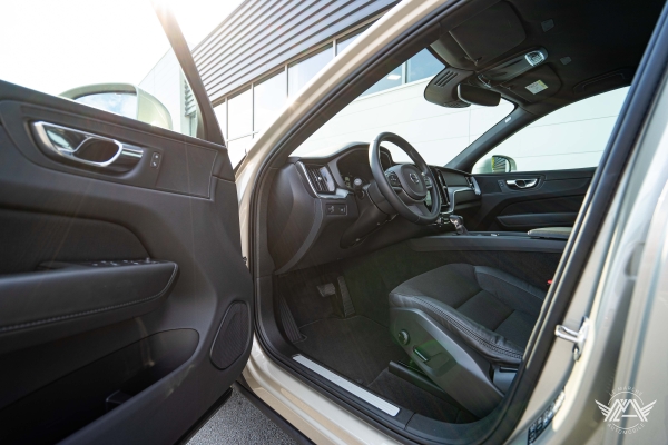  Volvo XC60 D4 190 CH INITIATE EDITION GEARTRONIC 8