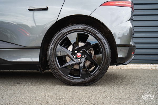 Jaguar  I-PACE EV400 AWD SE 