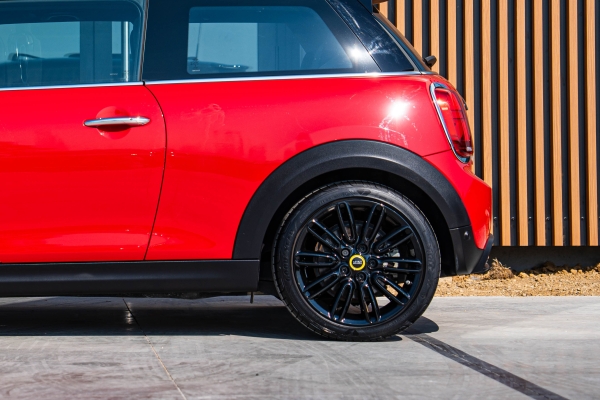 MINI ELECTRIC COOPER SE CAMDEN 184 CH BVA