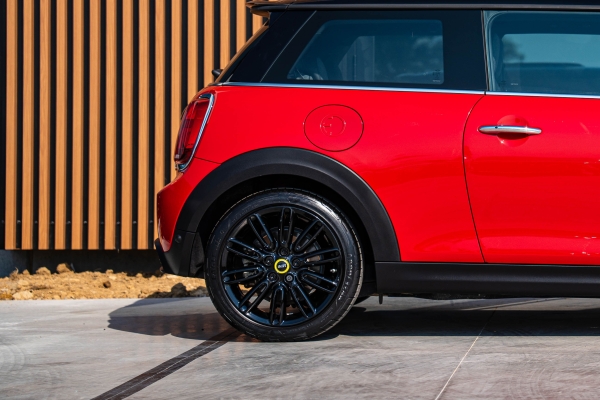 MINI ELECTRIC COOPER SE CAMDEN 184 CH BVA