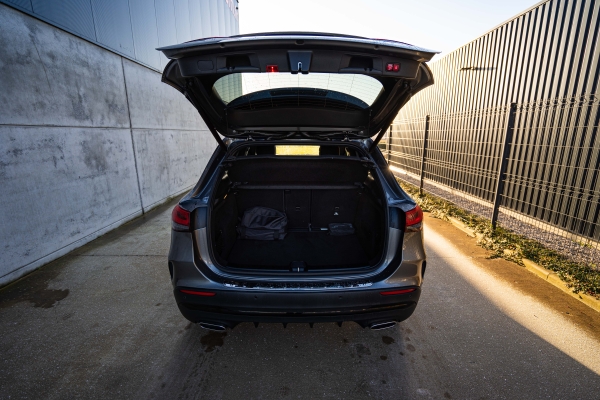 Mercedes GLA 250E AMG LINE 8G-DCT