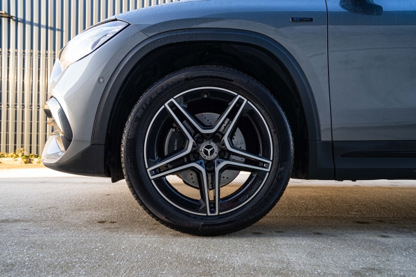 Mercedes GLA 250E AMG LINE 8G-DCT