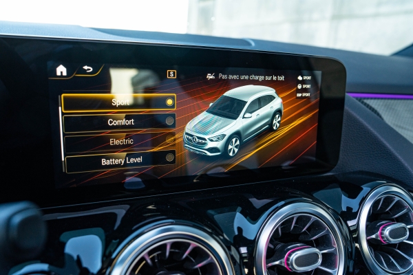 Mercedes GLA 250E AMG LINE 8G-DCT