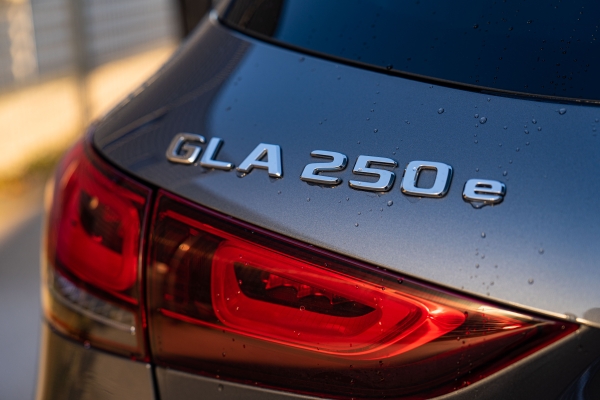 Mercedes GLA 250E AMG LINE 8G-DCT