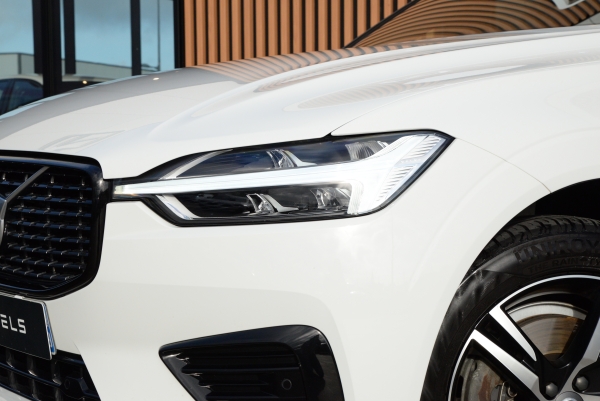 Volvo XC60 T8 RECHARGE AWD 390 CH R-DESIGN GEARTRONIC 8