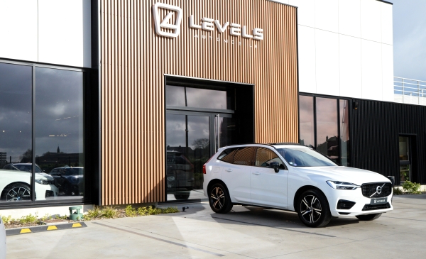 Volvo XC60 T8 RECHARGE AWD 390 CH R-DESIGN GEARTRONIC 8