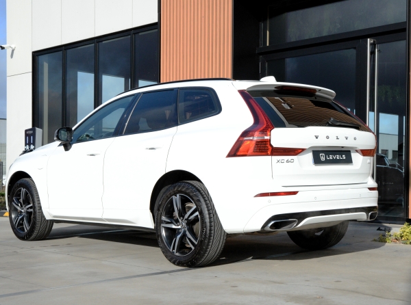 Volvo XC60 T8 RECHARGE AWD 390 CH R-DESIGN GEARTRONIC 8