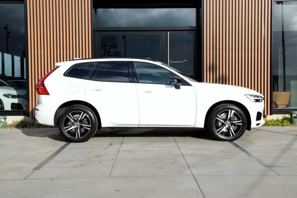 Volvo XC60 T8 RECHARGE AWD 390 CH R-DESIGN GEARTRONIC 8
