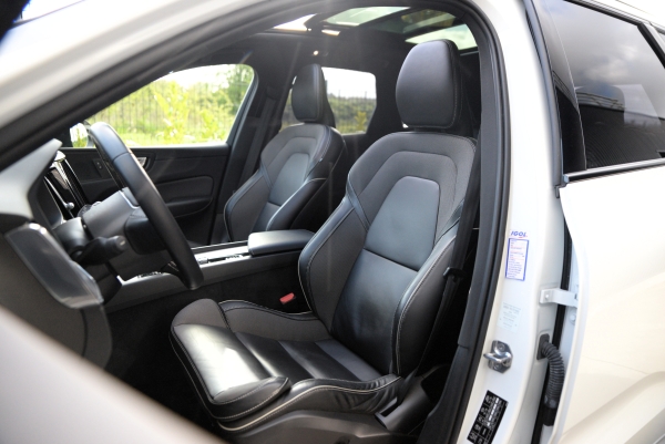 Volvo XC60 T8 RECHARGE AWD 390 CH R-DESIGN GEARTRONIC 8