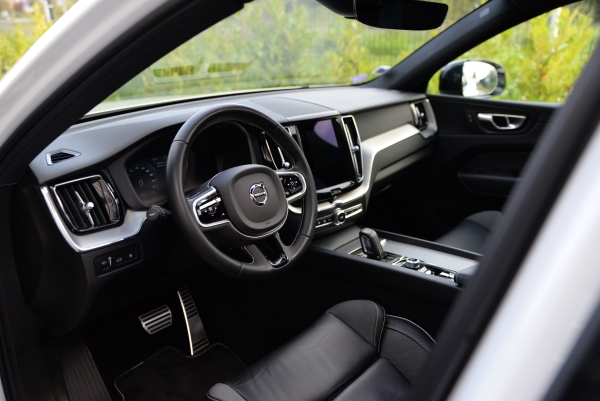 Volvo XC60 T8 RECHARGE AWD 390 CH R-DESIGN GEARTRONIC 8