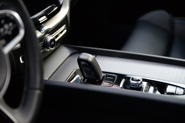 Volvo XC60 T8 RECHARGE AWD 390 CH R-DESIGN GEARTRONIC 8