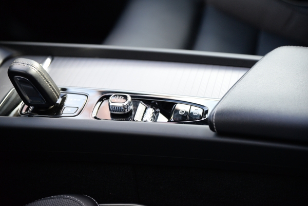 Volvo XC60 T8 RECHARGE AWD 390 CH R-DESIGN GEARTRONIC 8