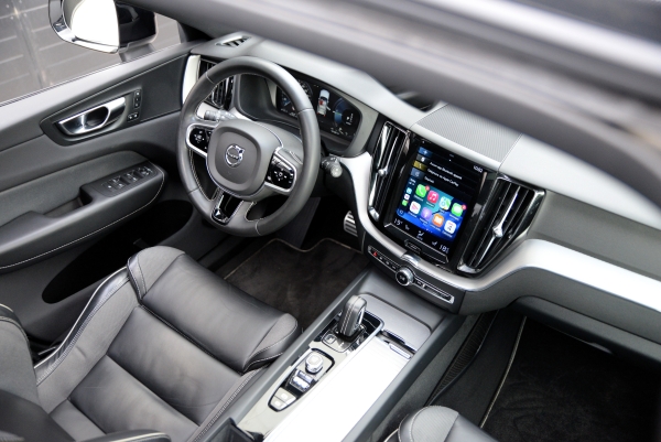 Volvo XC60 T8 RECHARGE AWD 390 CH R-DESIGN GEARTRONIC 8