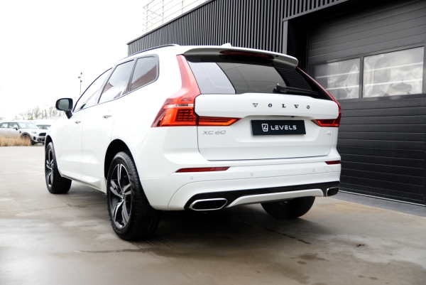 Volvo XC60 T8 RECHARGE AWD 390 CH R-DESIGN GEARTRONIC 8