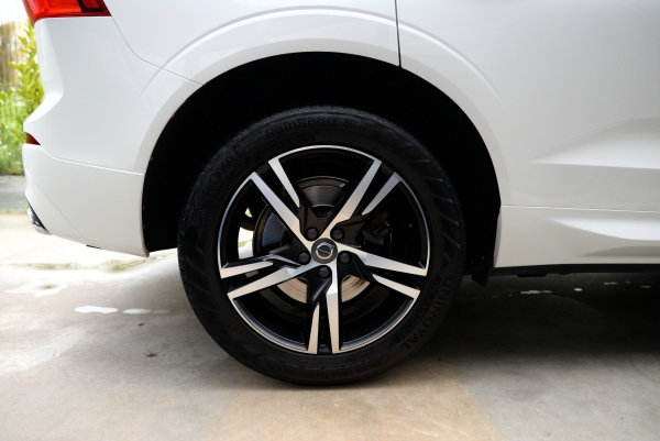 Volvo XC60 T8 RECHARGE AWD 390 CH R-DESIGN GEARTRONIC 8