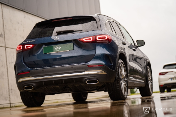 Mercedes GLA 250E AMG LINE 8G-DCT