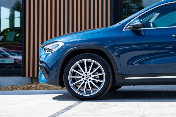 Mercedes GLA 250E AMG LINE 8G-DCT