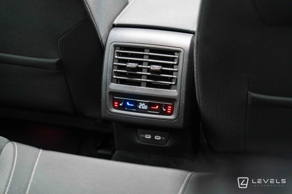  Volkswagen GOLF 8 1.5L eTSI 150 CH Style DSG