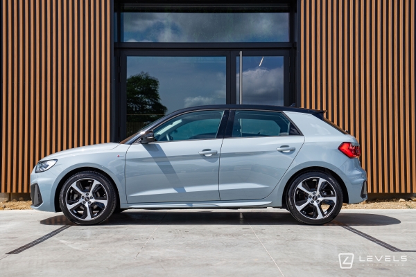 Audi A1 SPORTBACK 30 TFSI 110 CH S-TRONIC S LINE 