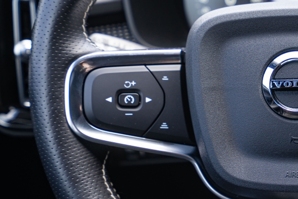  Volvo XC40 T5 RECHARGE HYBRIDE R-DESIGN BVA