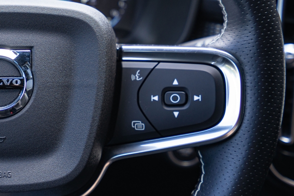  Volvo XC40 T5 RECHARGE HYBRIDE R-DESIGN BVA