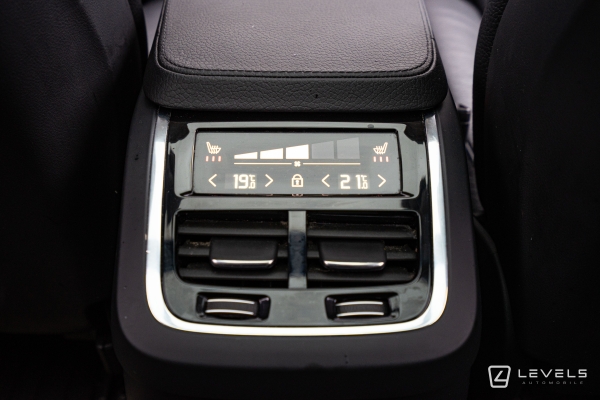  Volvo XC90 T8 R-DESIGN 390CH AWD GEARTRONIC 8