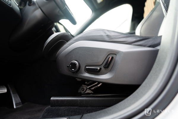  Volvo XC60 T8 RECHARGE AWD 390 CH R-DESIGN GEARTRONIC 8