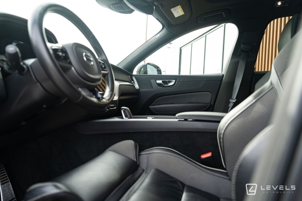  Volvo XC60 T8 RECHARGE AWD 390 CH R-DESIGN GEARTRONIC 8