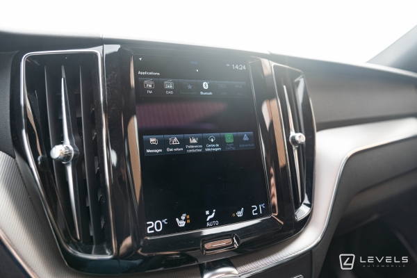  Volvo XC60 T8 RECHARGE AWD 390 CH R-DESIGN GEARTRONIC 8
