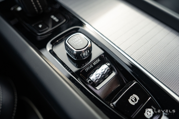 Volvo XC60 T8 RECHARGE AWD 390 CH R-DESIGN GEARTRONIC 8