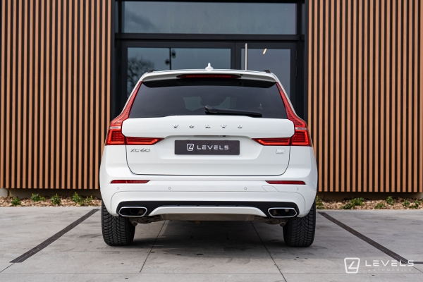  Volvo XC60 T8 RECHARGE AWD 390 CH R-DESIGN GEARTRONIC 8