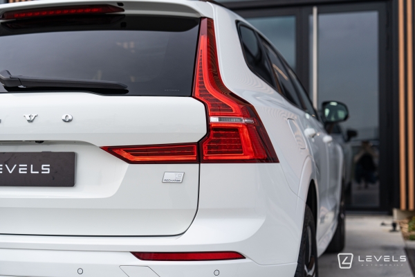  Volvo XC60 T8 RECHARGE AWD 390 CH R-DESIGN GEARTRONIC 8
