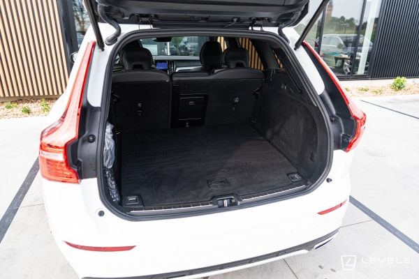  Volvo XC60 T8 RECHARGE AWD 390 CH R-DESIGN GEARTRONIC 8