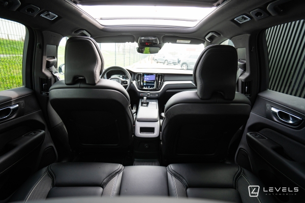  Volvo XC60 T8 RECHARGE AWD 390 CH R-DESIGN GEARTRONIC 8