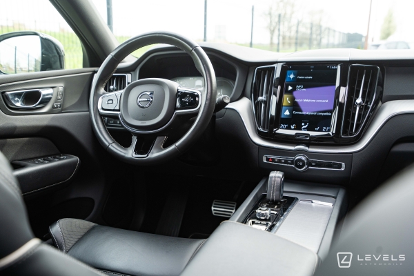  Volvo XC60 T8 RECHARGE AWD 390 CH R-DESIGN GEARTRONIC 8