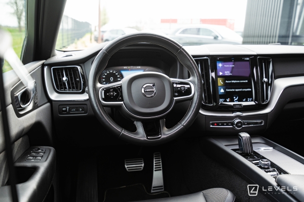  Volvo XC60 T8 RECHARGE AWD 390 CH R-DESIGN GEARTRONIC 8