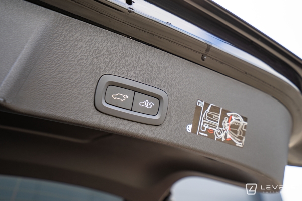 Volvo XC40 T5 RECHARGE HYBRIDE R-DESIGN BVA