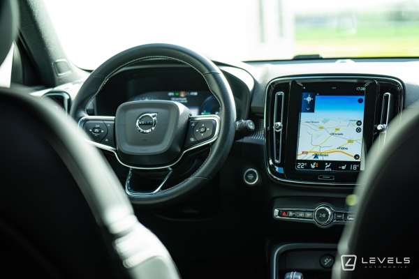 Volvo XC40 T5 RECHARGE HYBRIDE R-DESIGN BVA