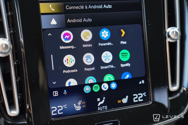  Volvo XC40 T5 RECHARGE HYBRIDE R-DESIGN BVA
