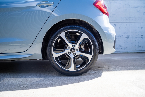 Audi A1 SPORTBACK 30 TFSI 110 CH S-TRONIC S LINE 
