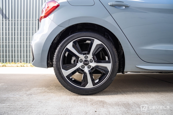 Audi A1 SPORTBACK 30 TFSI 110 CH S-TRONIC S LINE 