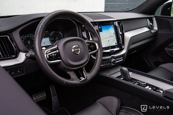 Volvo XC60 T8 RECHARGE 390 CH R-DESIGN AWD GEARTRONIC 8