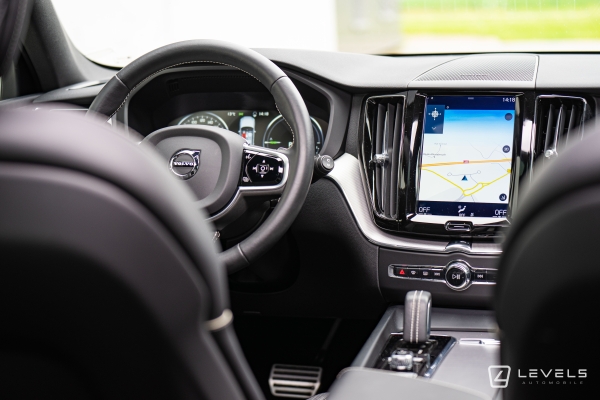 Volvo XC60 T8 RECHARGE 390 CH R-DESIGN AWD GEARTRONIC 8