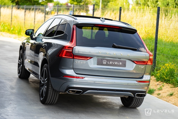  Volvo XC60 T8 RECHARGE 390 CH R-DESIGN AWD GEARTRONIC 8