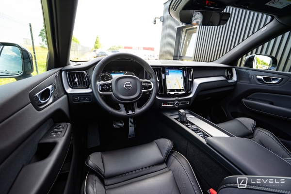  Volvo XC60 T8 RECHARGE 390 CH R-DESIGN AWD GEARTRONIC 8