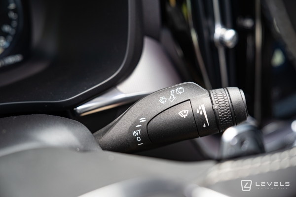  Volvo XC60 T8 RECHARGE 390 CH R-DESIGN AWD GEARTRONIC 8