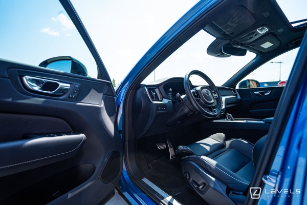  Volvo XC60 T8 390 CH R-DESIGN AWD RECHARGE GEARTRONIC 8